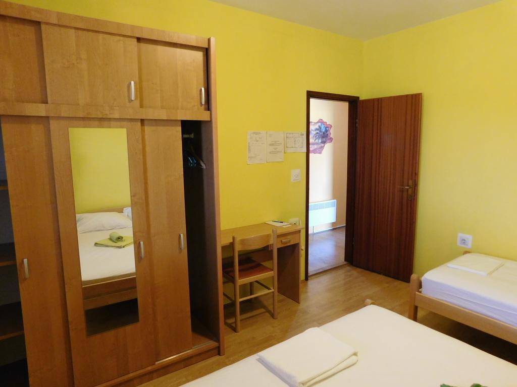 Apartments Leo Janjina Kültér fotó