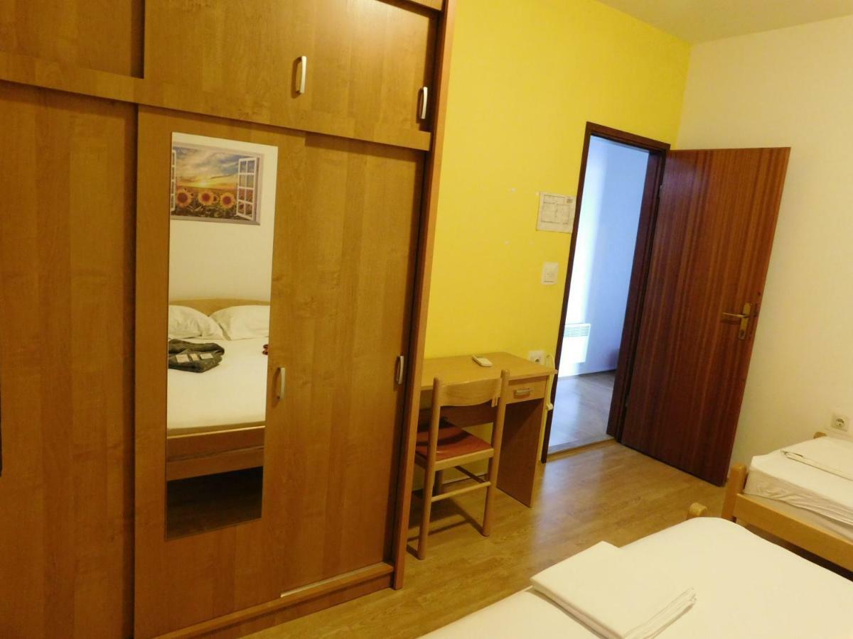 Apartments Leo Janjina Kültér fotó