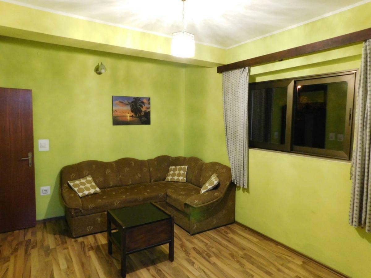 Apartments Leo Janjina Kültér fotó